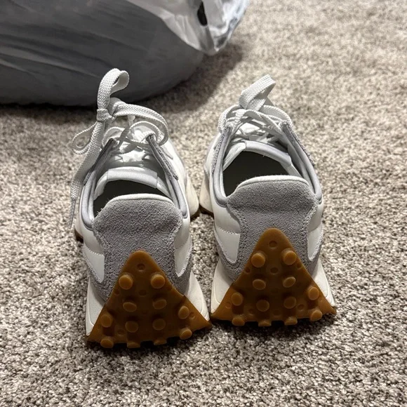 New Balance 327 Gray and White Women's Sneakers - Picture 4 of 9